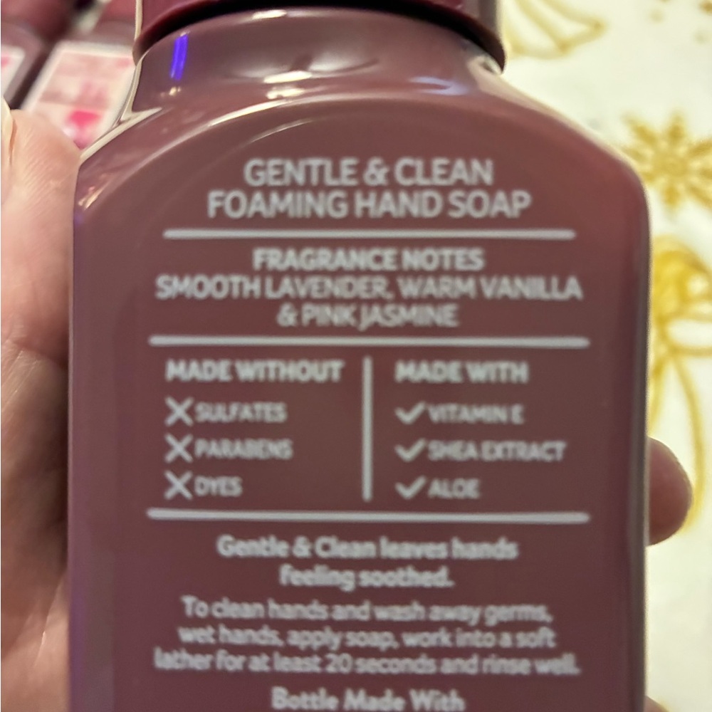Bath & Body Works Gentle & Clean Foaming Hand Soap - Cozy Cashmere  (4) 🆕 - Picture 2 of 5